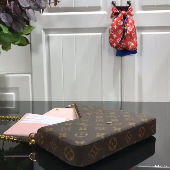 POCHETTE VUITTON FÉLICIE LOUIS 0630